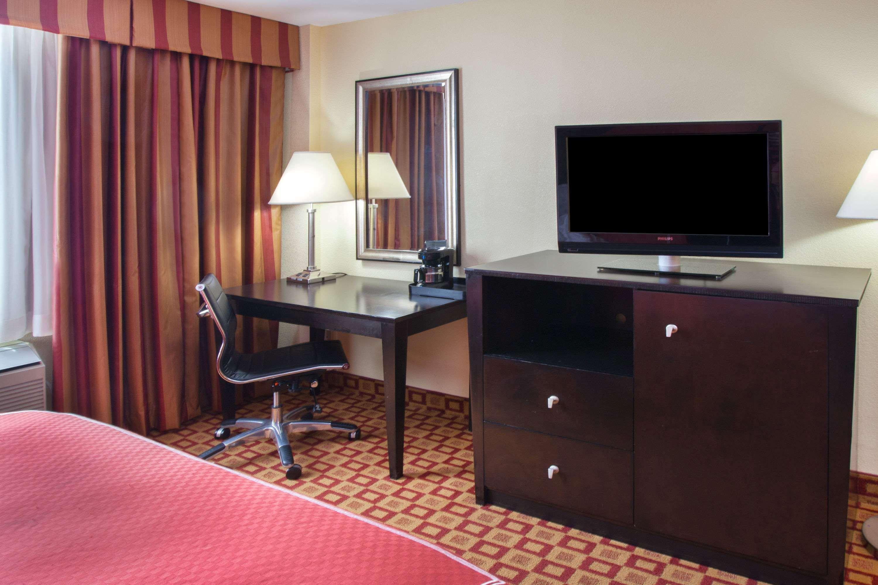 Super 8 By Wyndham Chicago Northlake O'Hare South Dış mekan fotoğraf