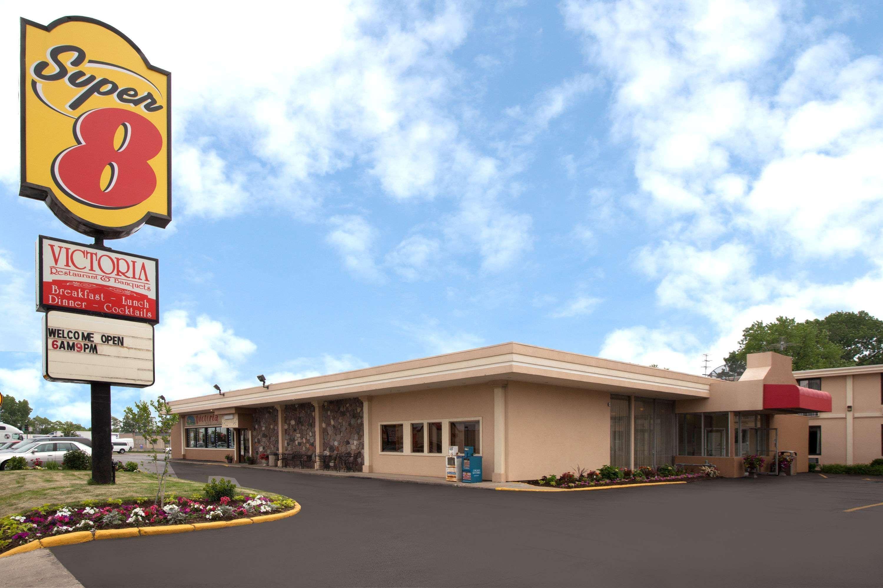 Super 8 By Wyndham Chicago Northlake O'Hare South Dış mekan fotoğraf