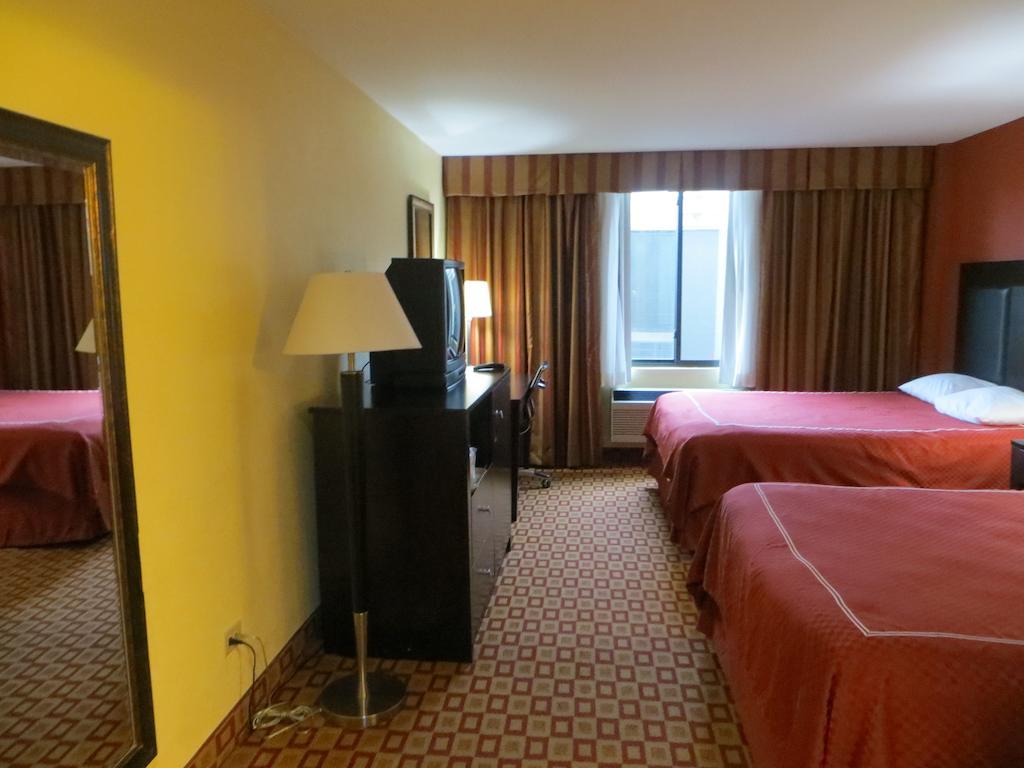 Super 8 By Wyndham Chicago Northlake O'Hare South Oda fotoğraf
